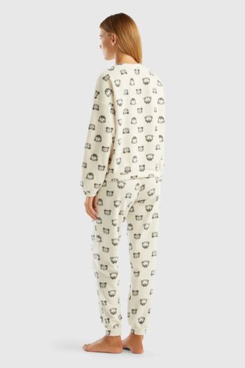 Fleece pajamas with women's mascot print