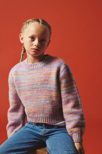 Girl's knitted pullover