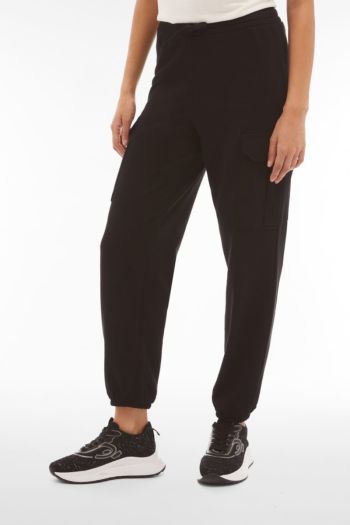 Women's French terry trousers with large cargo-style pocketsV