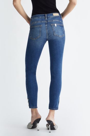Skinny bottom up jeans with buttons for women