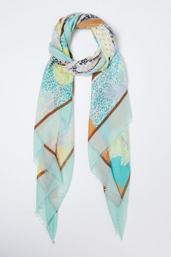 Stole with women's print